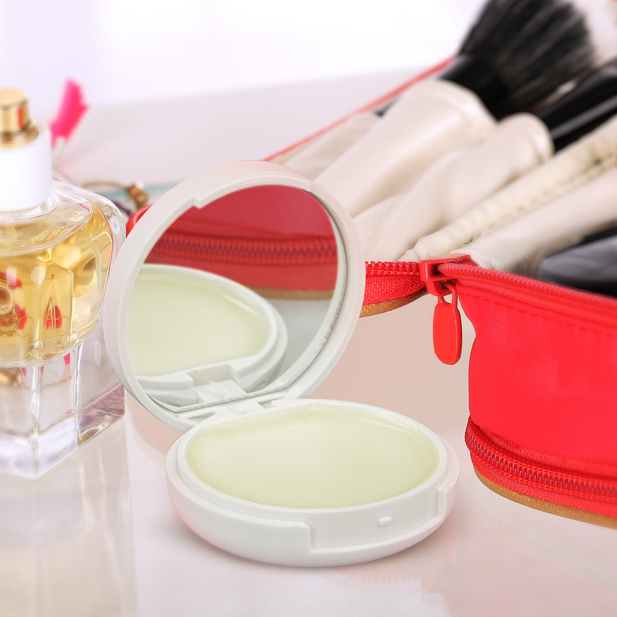 Compact Mirror and Lip Balm - Feature