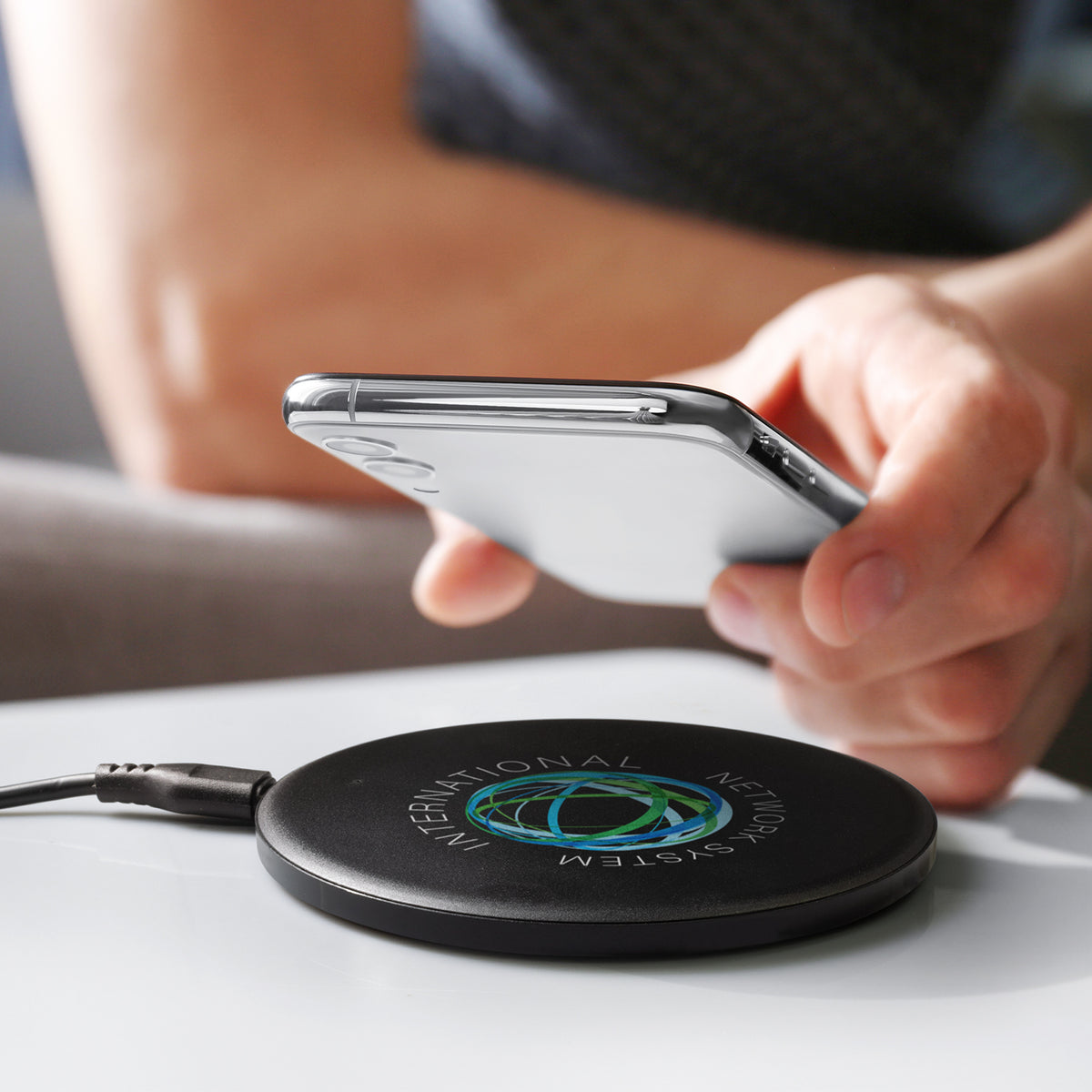 Energon Wireless Fast Charger - Feature