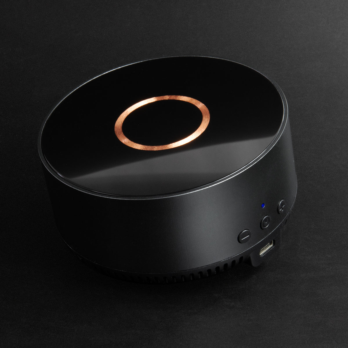 INGENIO Arc Wireless Charging Speaker - Feature