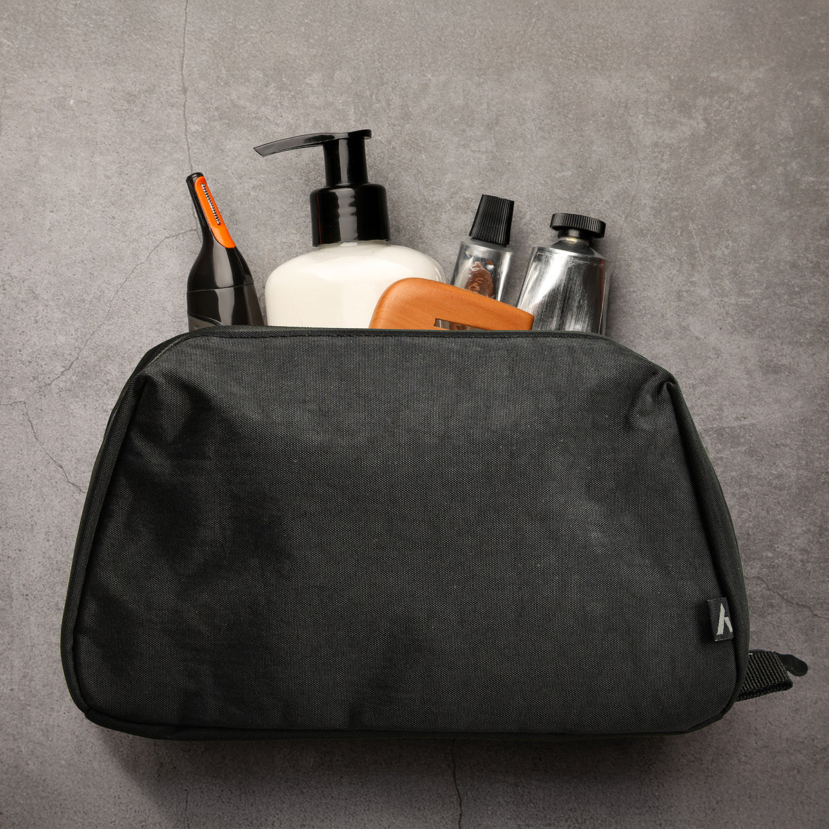 ARCHER Tasman Toiletry Bag - Feature
