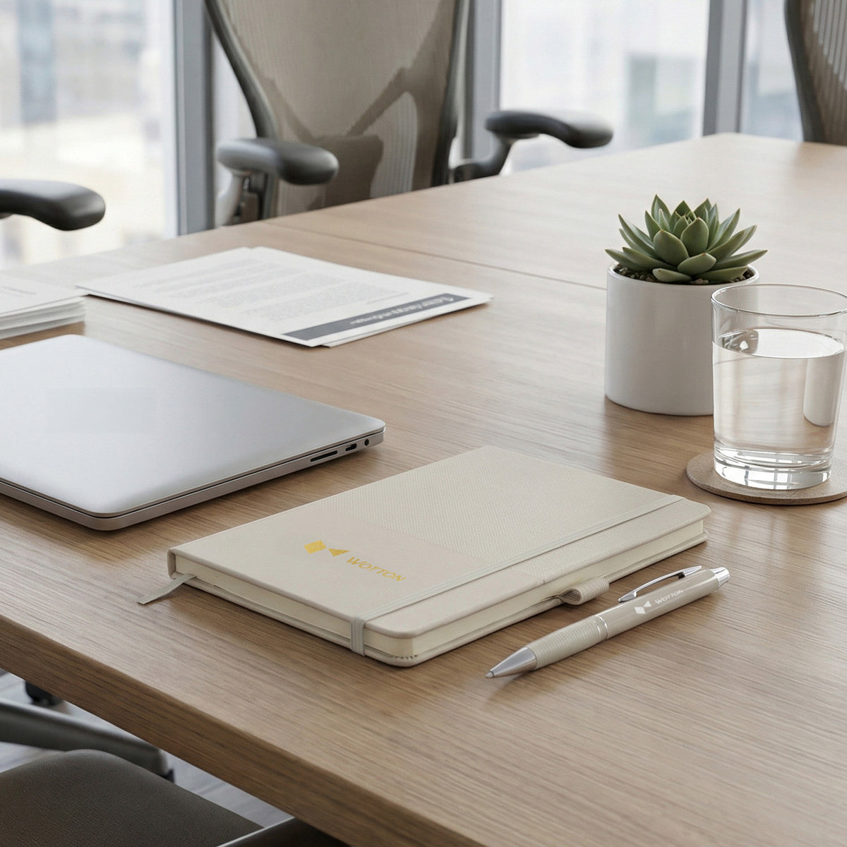 Harvard Notebook and Pen Gift Set - Feature
