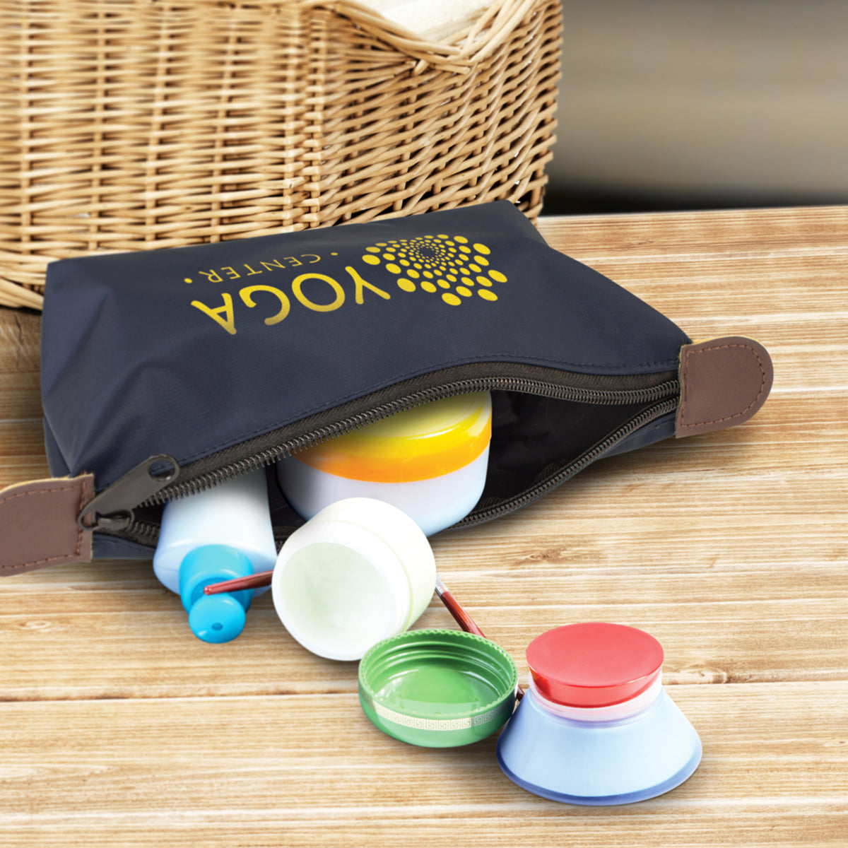 Pembroke Toiletry Bag - Feature
