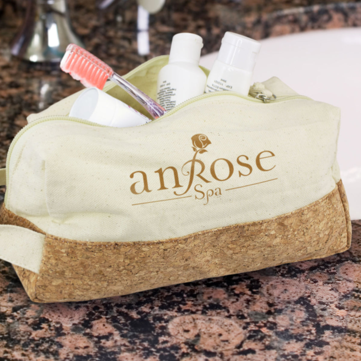 Oakridge Toiletry Bag - Feature