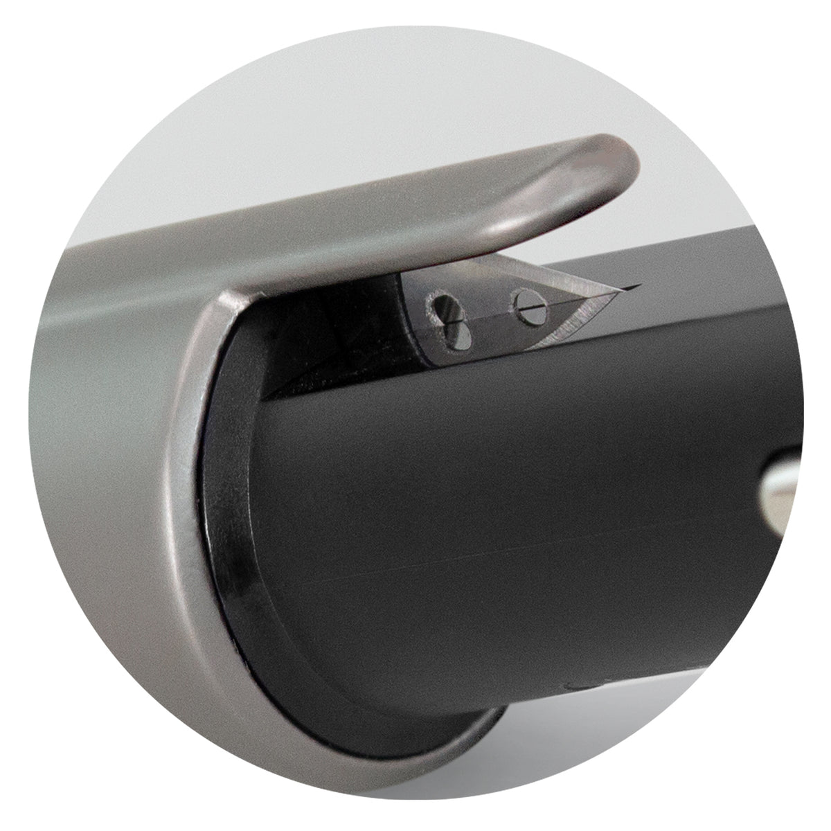 Swiss Peak 3-in-1 Safety Charger - Belt Cutter