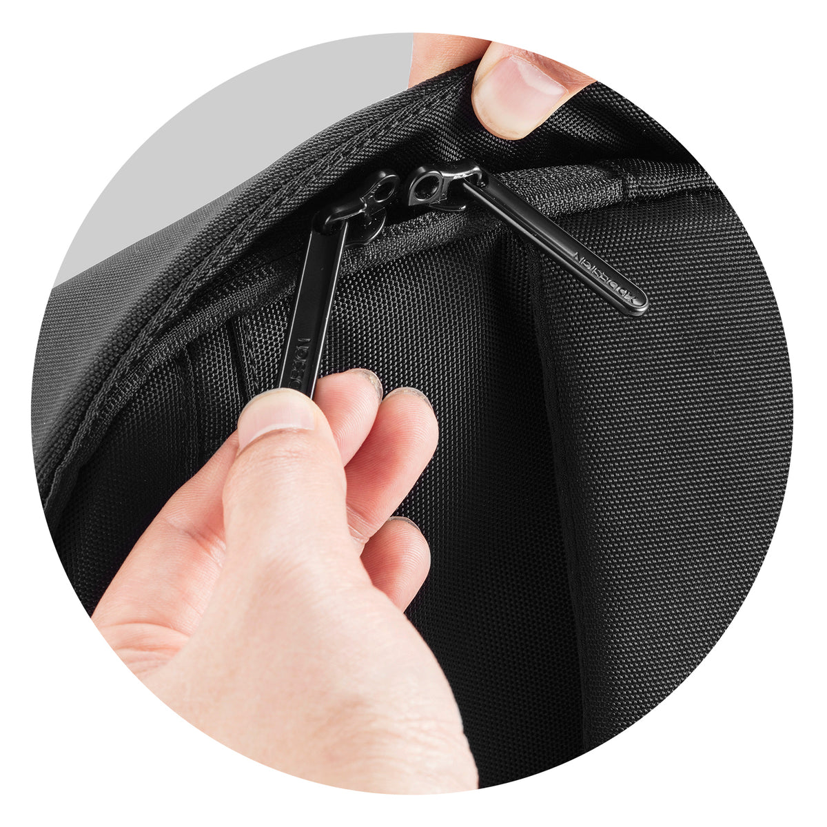 Bobby Sling - Lockable Zipper