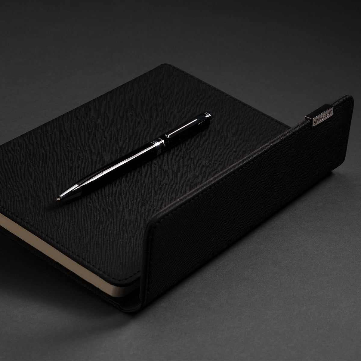 Swiss Peak A5 Notebook and Pen Set - Feature
