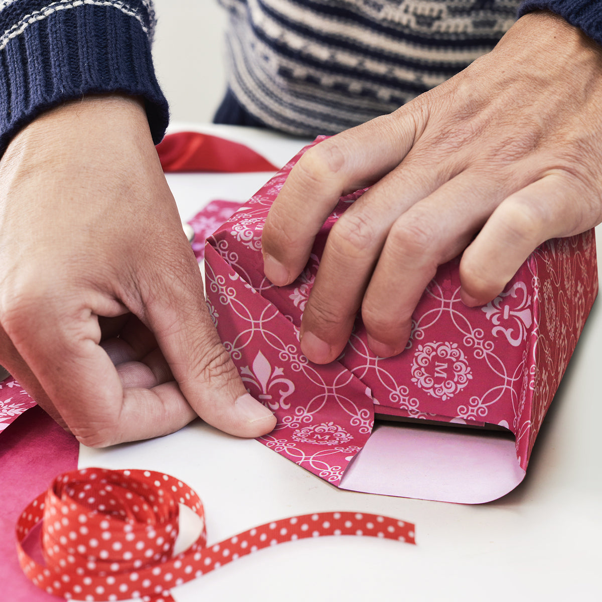 Personalised Gift Wrapping Paper - Feature