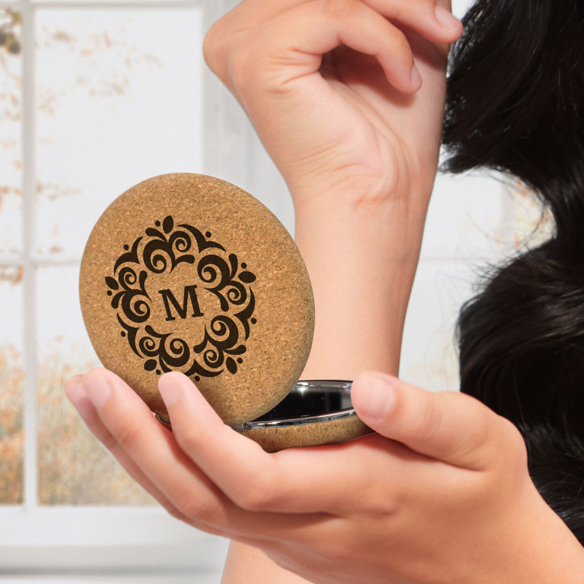 Cork Compact Mirror - Feature