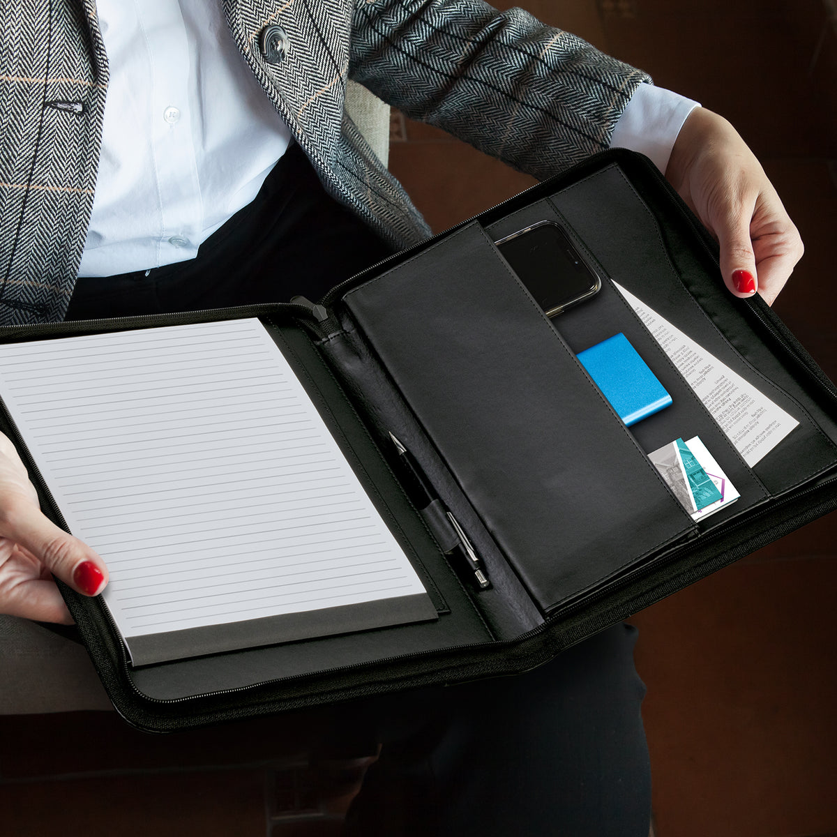 Beaufort Leather Portfolio - Feature