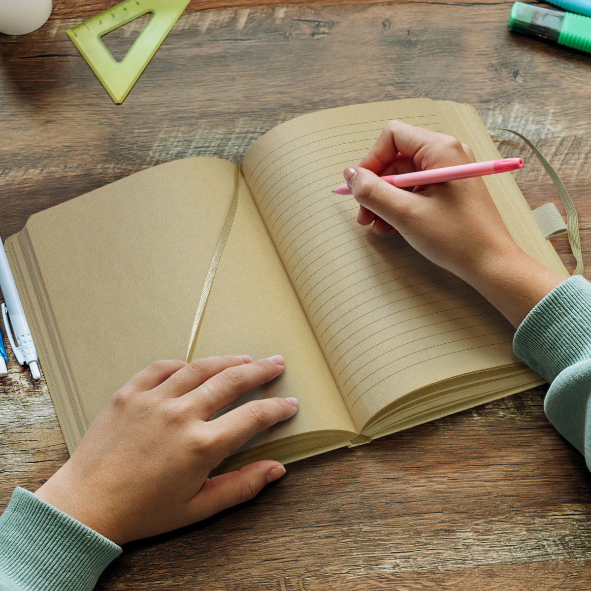 Omega Notebook - Kraft - Feature