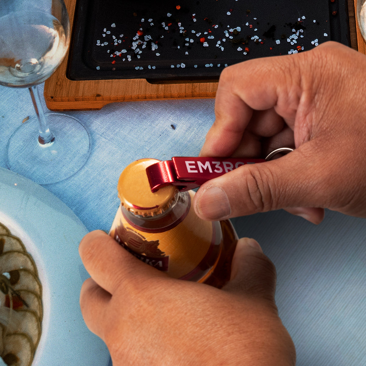 Snappy Metal Bottle Opener Key Ring - Feature