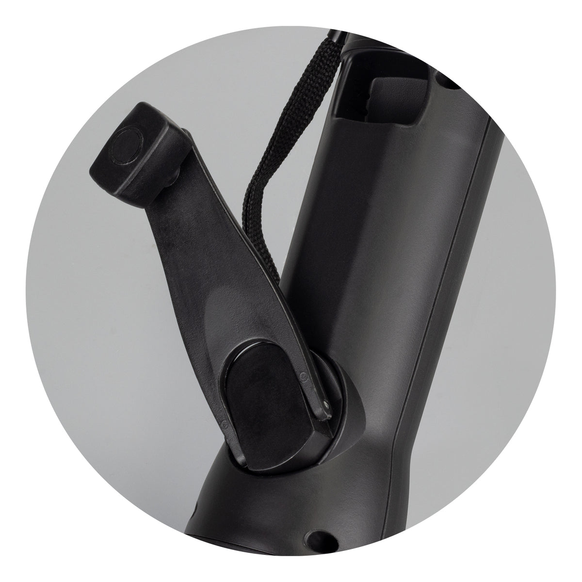 Dynamo Rechargeable Torch - Crank - Detail