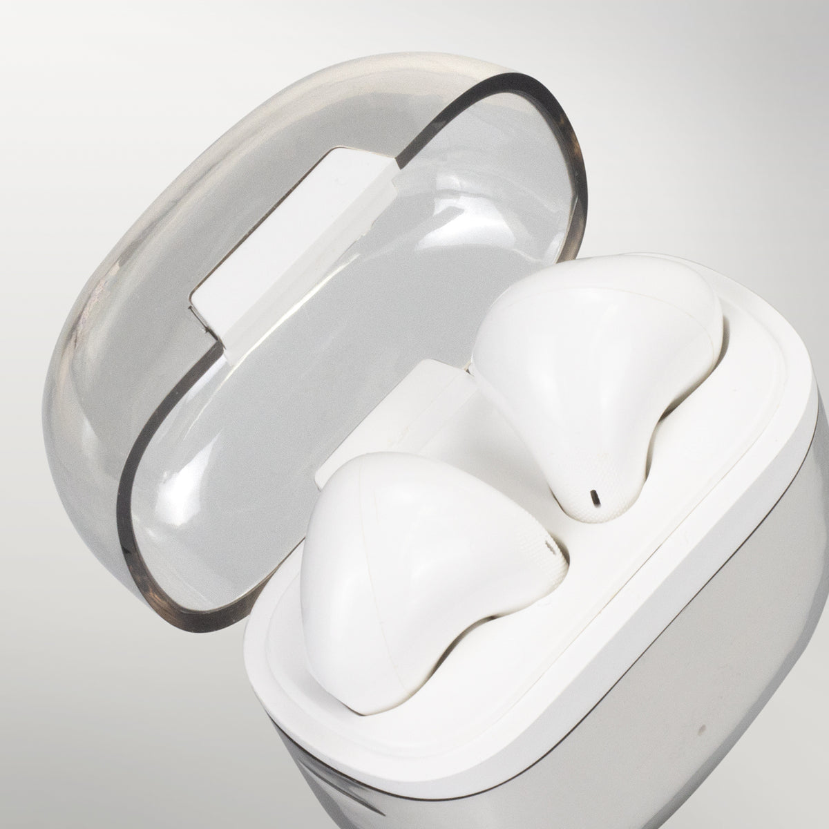 Rhythm Bluetooth Earbuds - Detail