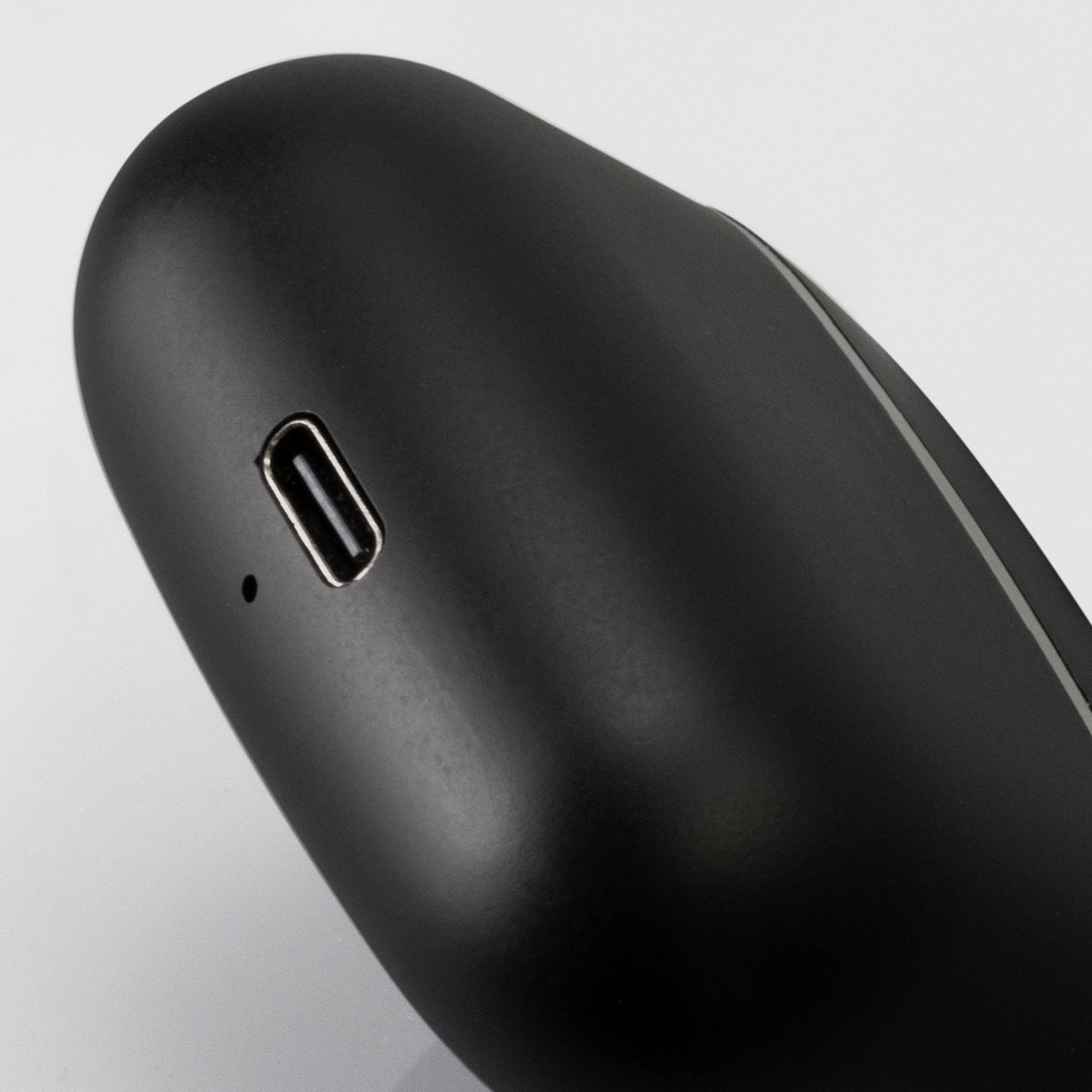 Swiss Peak TWS Earbuds 2.0 - Detail