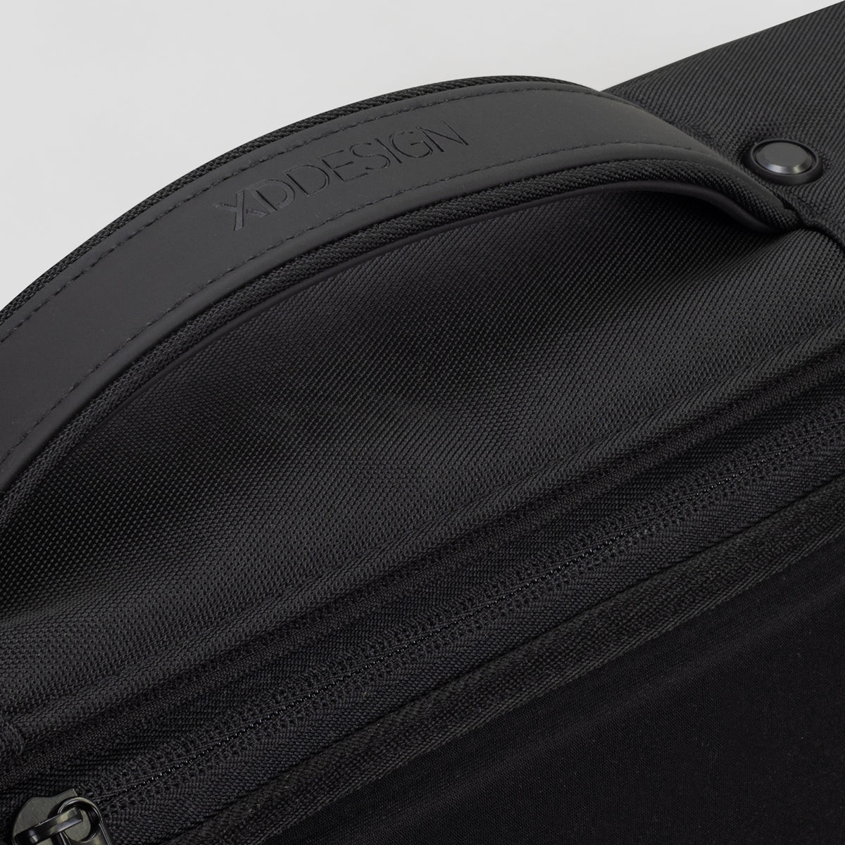 Bobby Bizz Anti-theft Backpack  Briefcase - Detail
