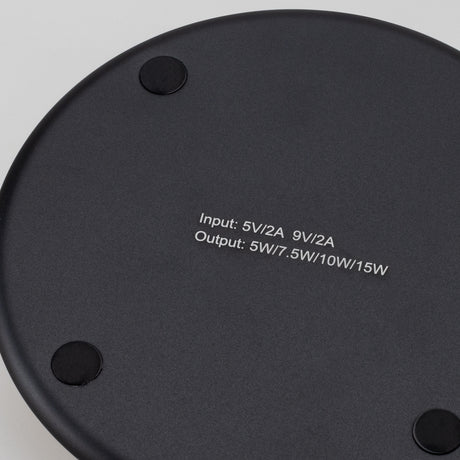 Bamboo 15W Wireless Fast Charger - Detail