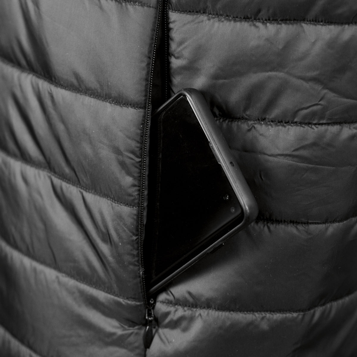 TRENDSWEAR Frazer Mens Puffer Vest - Detail