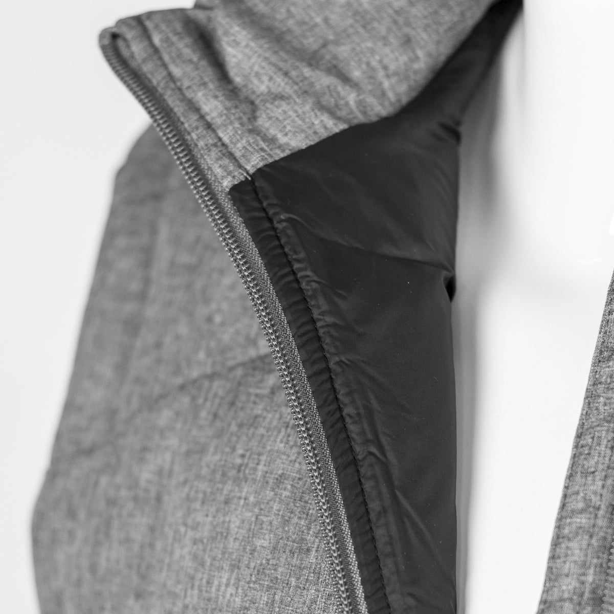 TRENDSWEAR Newport Mens Puffer Vest - Detail