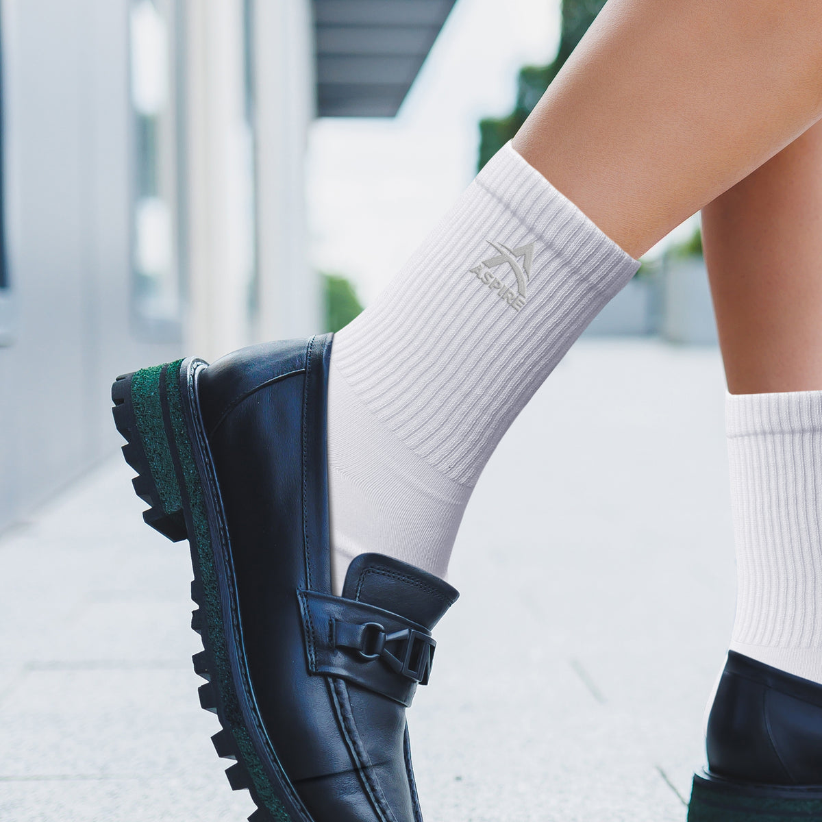 June Crew Socks - Feature