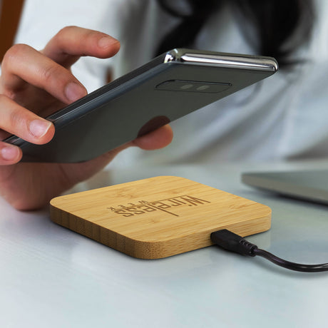 NATURA Bamboo Wireless Fast Charging Hub - Feature