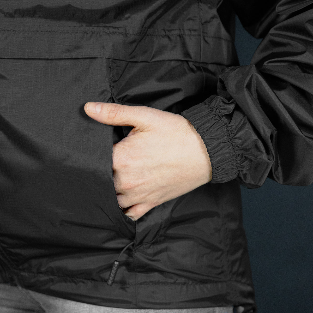 Swiss Peak Urban Windbreaker - Detail