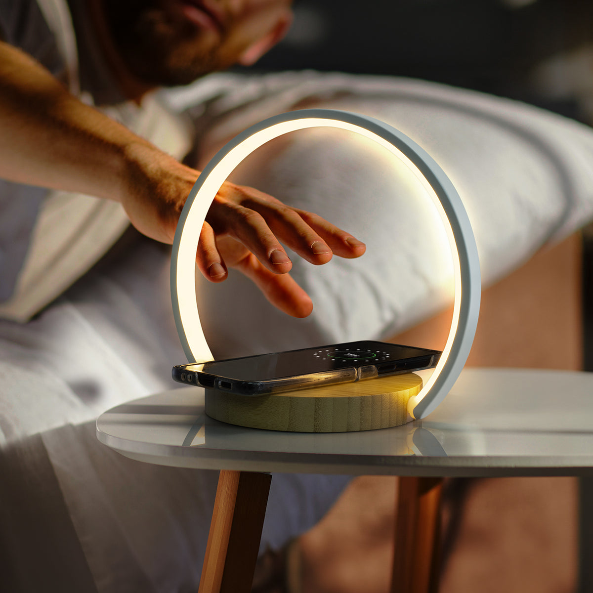 Twilight Wireless Charging Night Light - Feature