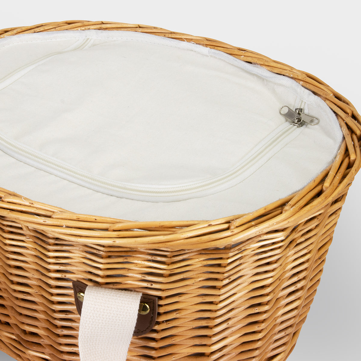 Keepsake Picnic Cooler Basket - Closure