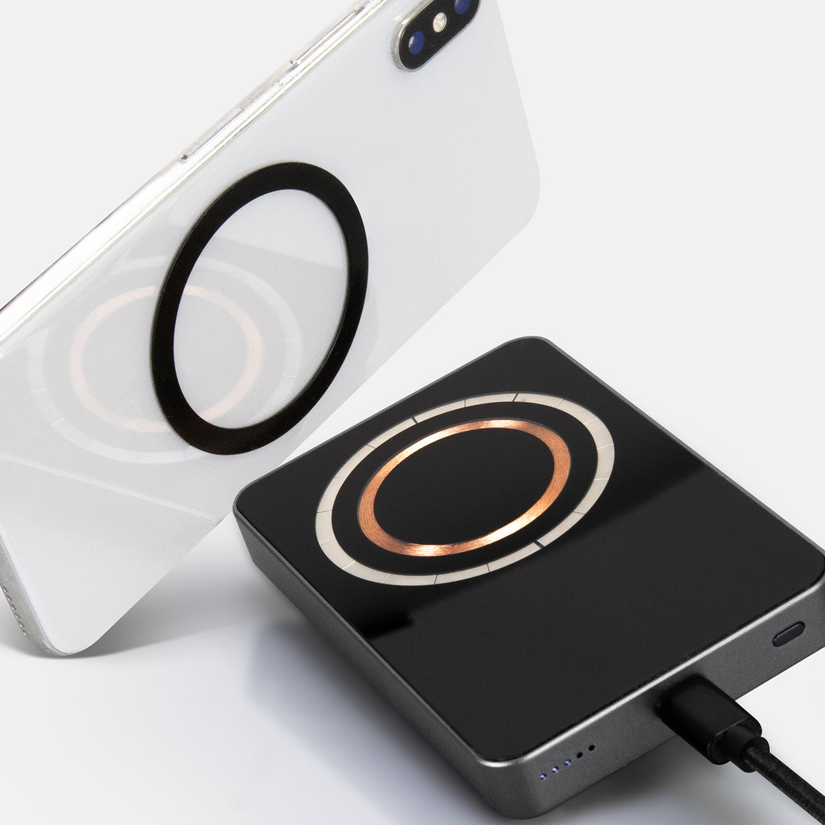 INGENIO Arc Wireless Charging Power Bank - Detail