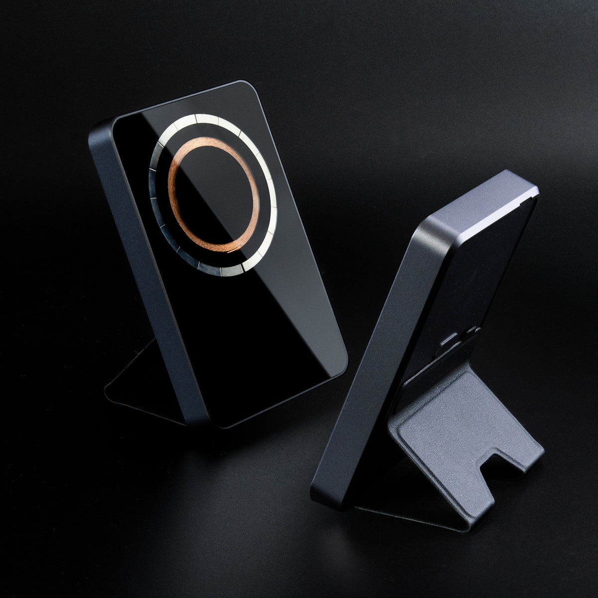 INGENIO Arc Wireless Charging Power Bank - Feature