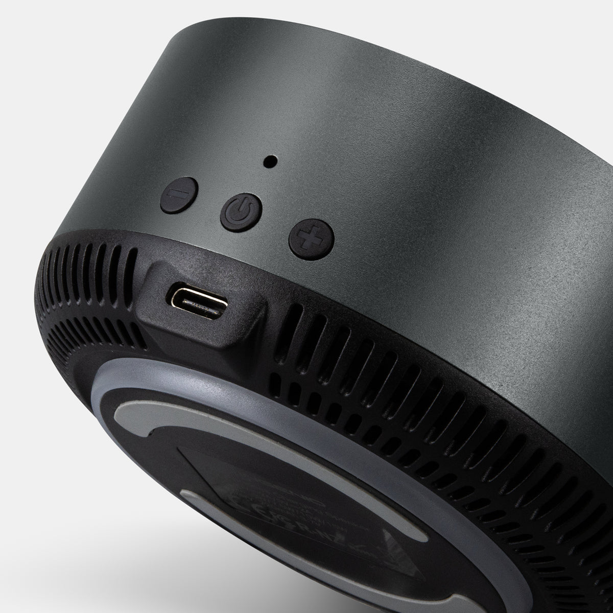 INGENIO Arc Wireless Charging Speaker - Detail