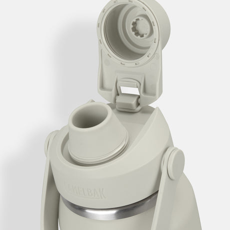 CamelBak Thrive Chug Vacuum Bottle - 1L - Detail