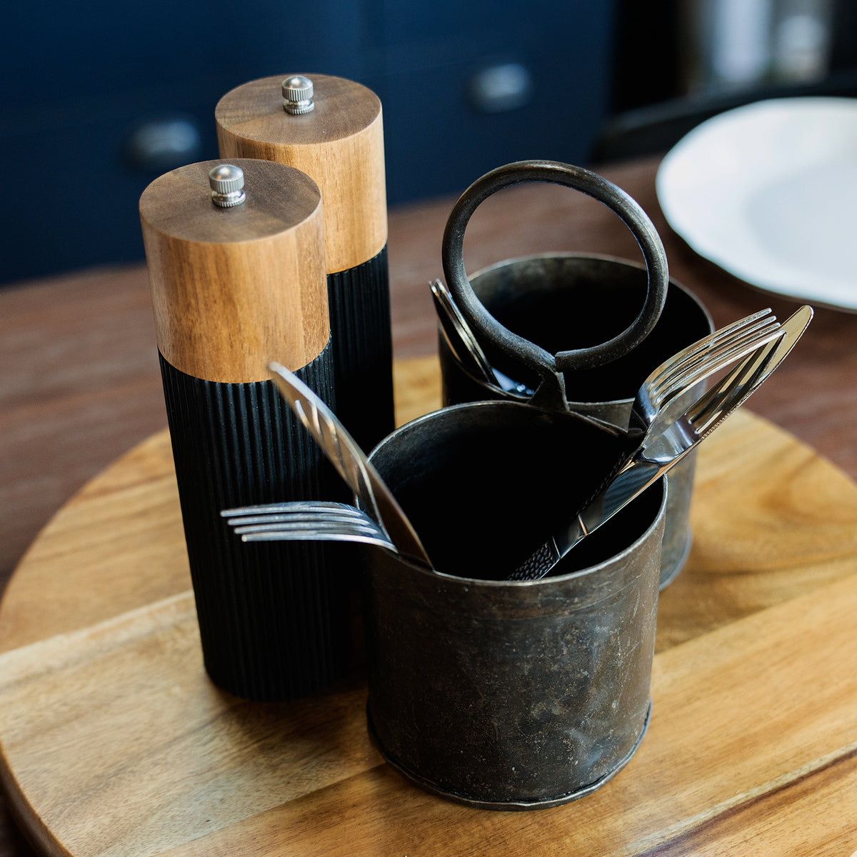 Keepsake Noir Salt and Pepper Grinders - Feature