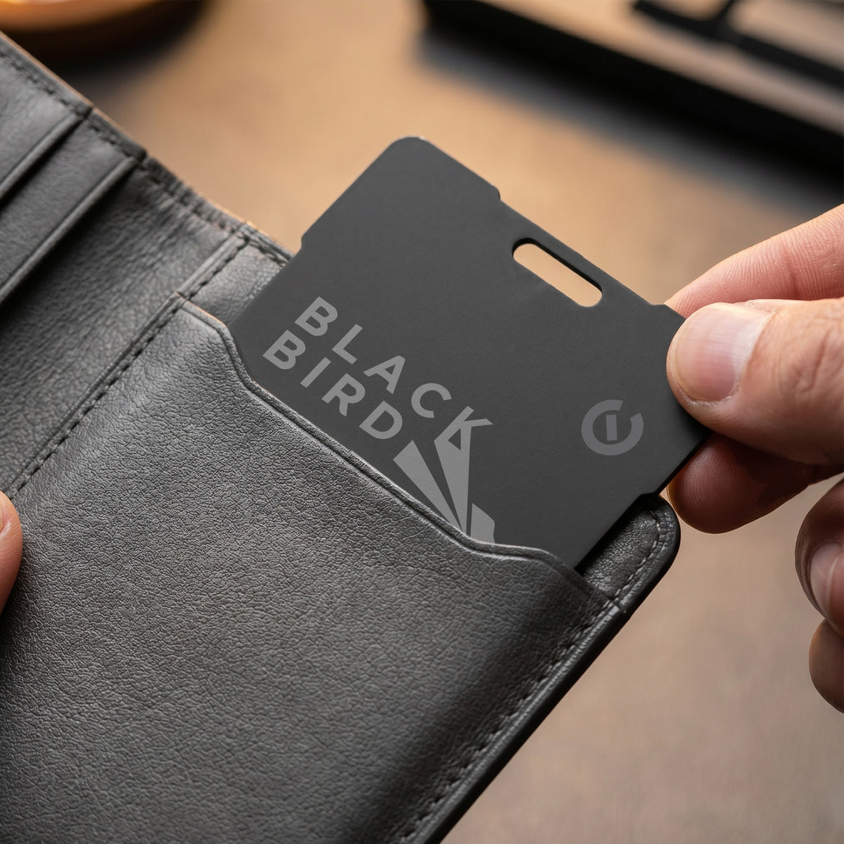 Carbon Bluetooth Tracker - Feature