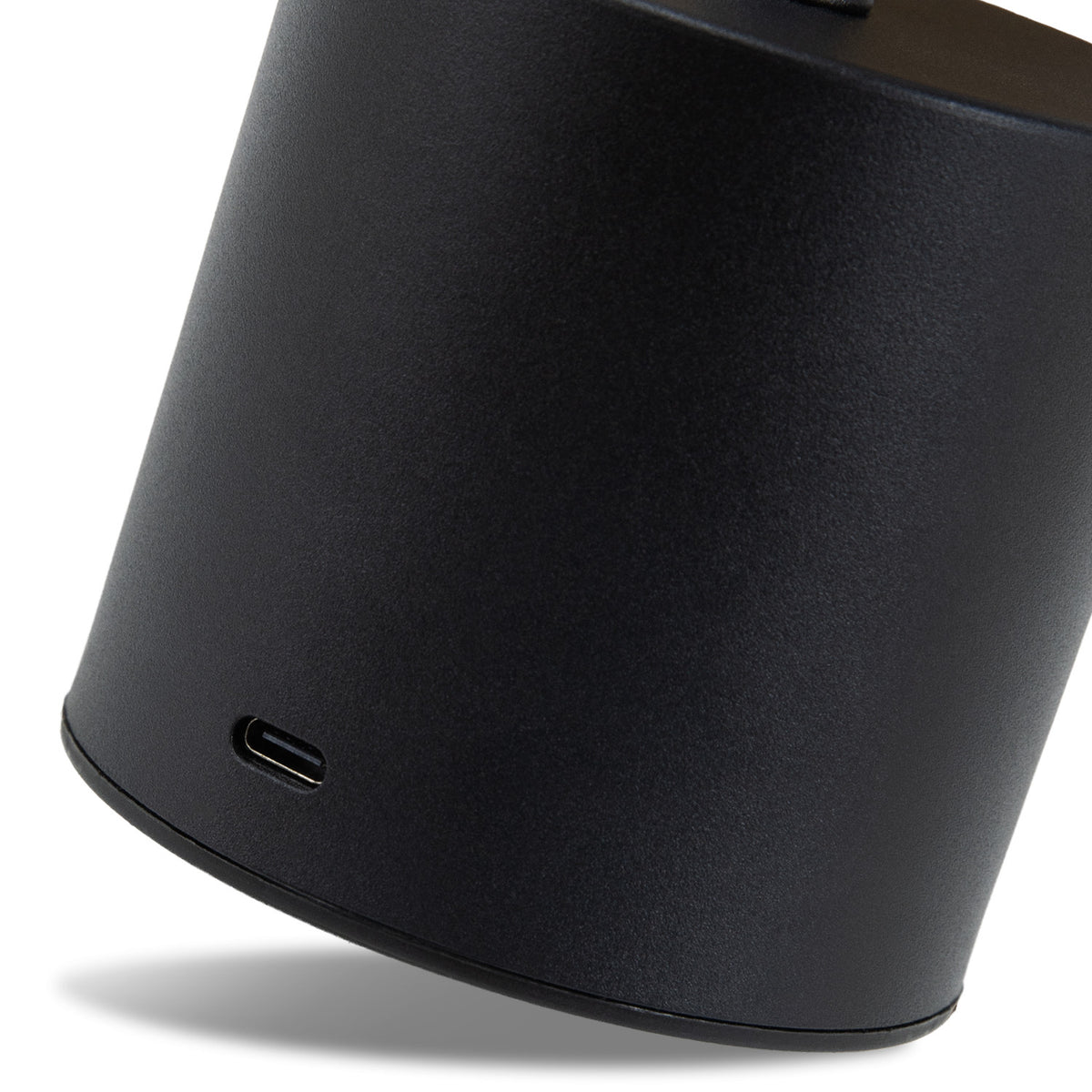 Nouveau Rechargeable Table Lamp - Detail