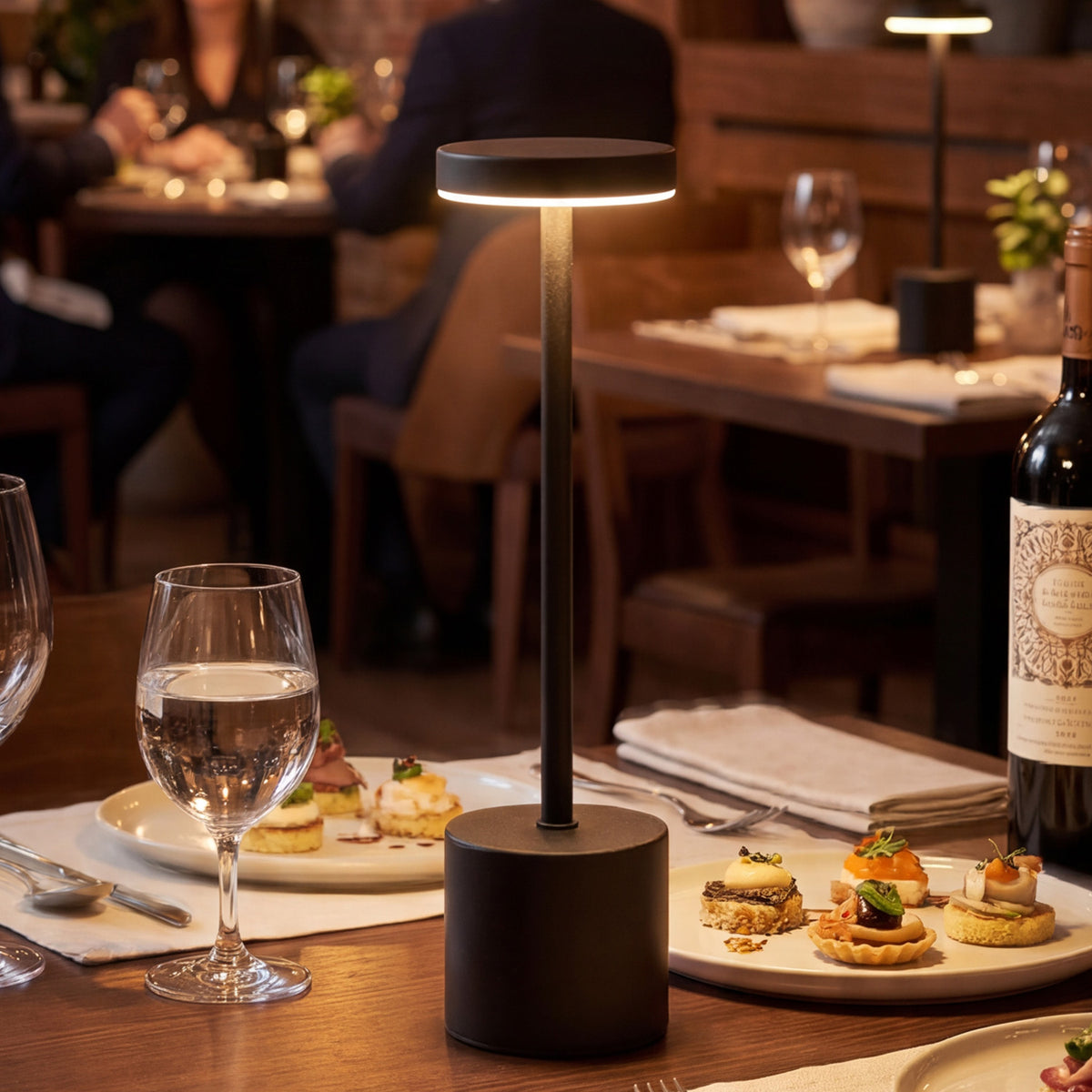 Nouveau Rechargeable Table Lamp - Feature