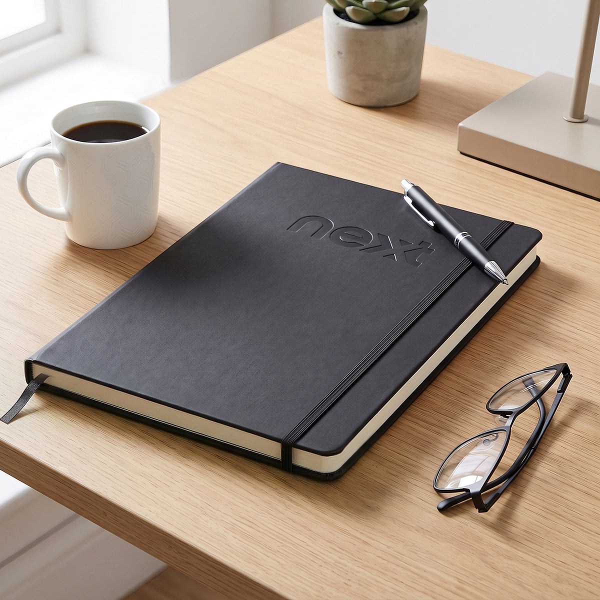 A4 Daily Diary - 2027 - Feature