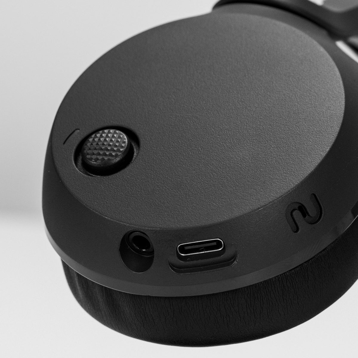 Skullcandy Icon 180 Wireless Headphones - Buttons